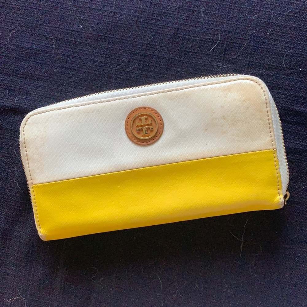 Tory Burch wallet